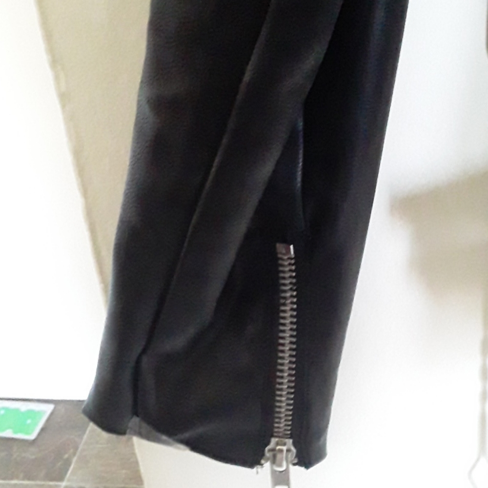 Lady bomber jacket. - Picture 5 of 7